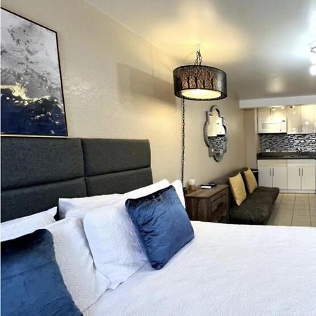 King Bed, Spacious, Legal, View Honolulu Bagian luar foto